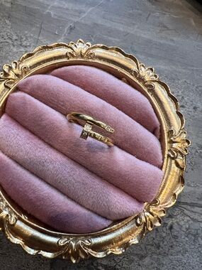 18k gold plated stainless steel nail Band Ring with rhinestone Accents size 7